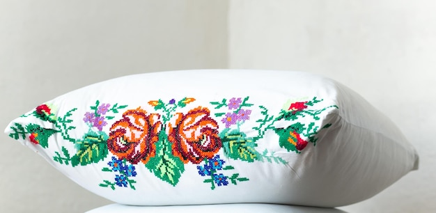 ručne vyšívaný motív